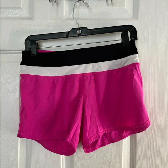 Lululemon Groovy Run Short *4-way Stretch - Picture 2 of 5